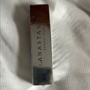 Anastasia Beverly Hills Luminous Foundation NEW